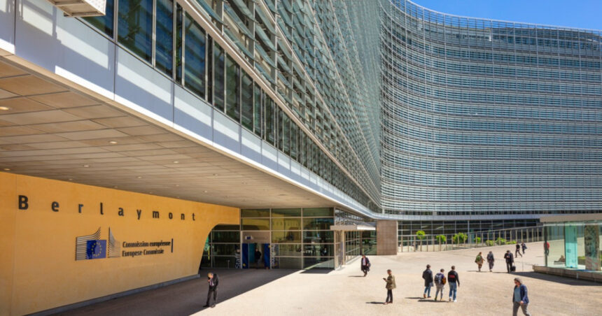 absolventii de scoli profesionale vor avea in premiera acces la stagii platite la comisia europeana ce trebuie sa stie candidatii 6a5936509b40b