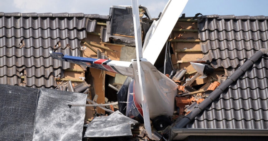 accident aviatic langa bremen un avion de mici dimensiuni s a prabusit peste o casa 6a651e83dc46b