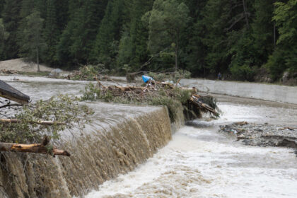 alerta de inundatii cod portocaliu si cod galben pentru cursuri de apa din mai multe judete pana luni dimineata 6a5cafe9ae5c3