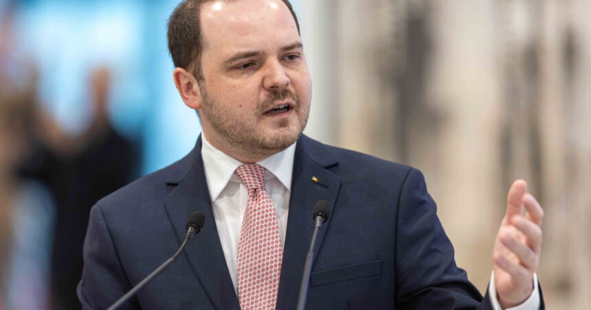 alexandru rogobete alaturi de angajatii din sanatate aflati in greva protestul este justificat reforma nu inseamna taieri 6a5e0557258e4