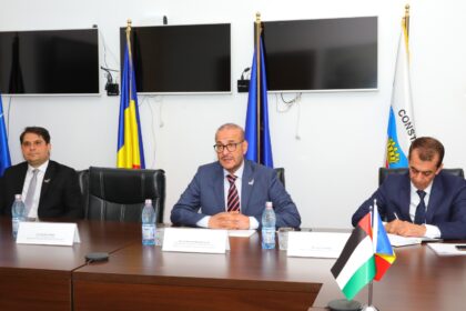 ambasadorul emiratelor arabe unite in vizita la primaria constanta chitac si a exprimat intentia organizarii unui forum economic comun 6a5790591f8c1