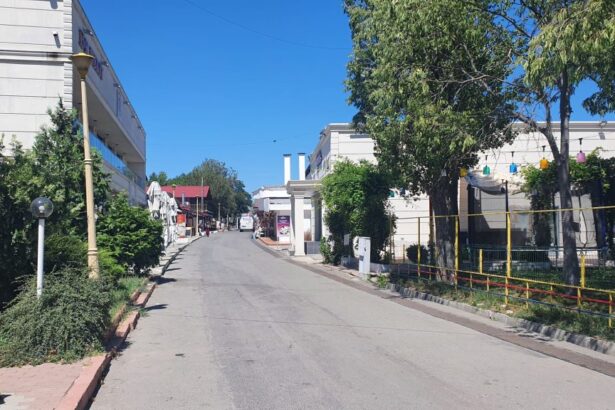aparthotel cu cinci etaje blocat de primaria constanta in satul de vacanta 6a6932eddbee0