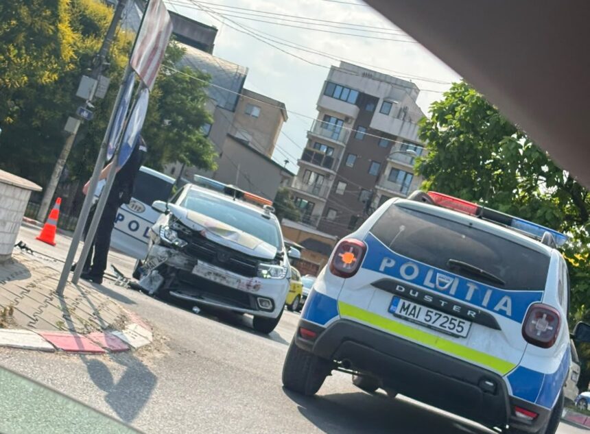 autospeciala de politie implicata intr un accident rutier produs in navodari 6a45187d580a8