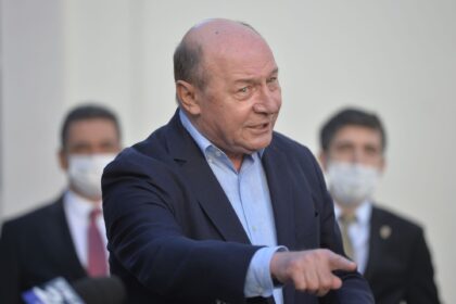 basescu dezlantuit pe ucraina noi ii dam painea de la gura sa i ajutam in razboi si ei ne produc daune uriase 6a6667f97f31d