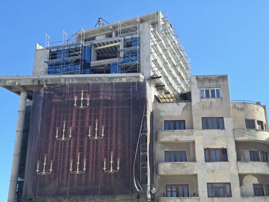 cea mai urata cladire din piata ovidiu se apropie de finalizare investitorul a primit permisiunea sa faca anumite modificari 6a5d2a1ba2070