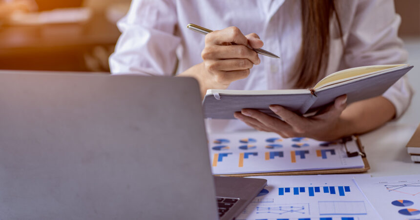 cine poate iesi mai devreme la pensie in romania lista domeniilor in care se reduce varsta standard si conditiile prevazute de lege 6a51cf92d91ca