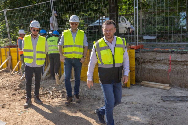 ciprian ciucu mi se reproseaza ca se lucreaza prea mult in bucuresti niciun oras nu se poate repara fara santiere 6a57b7445743f