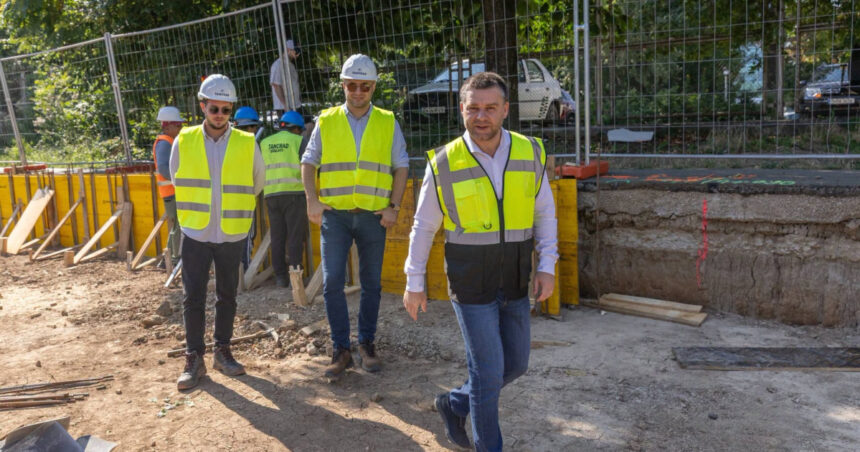 ciprian ciucu mi se reproseaza ca se lucreaza prea mult in bucuresti niciun oras nu se poate repara fara santiere 6a57b7445743f