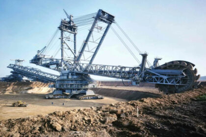 cum functioneaza cea mai grea masinarie construita vreodata lunga cat doua terenuri de fotbal bagger 293 cel mai mare excavator din istorie 6a548306073d9