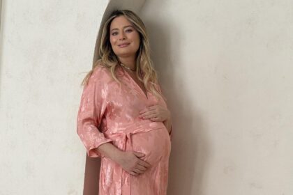 cum se simte laura cosoi cu putin timp inainte de a naste a cincea fetita va rog frumos sa ma luati de mana si sa ma trimiteti frumusel acasa 6a591a1a6768b
