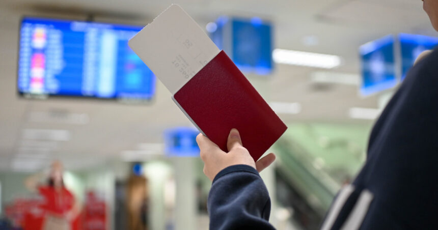 documentul pe care insotitorii minorilor nu mai trebuie sa il prezinte la iesirea din tara precizarile politiei de frontiera 6a5b22d172101