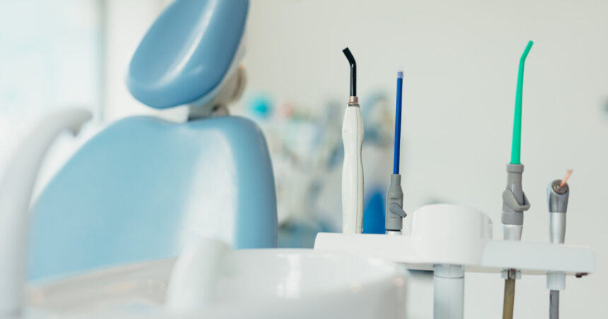 excedent de medici dentisti pe piata colegiul medicilor stomatologi face apel la reducerea locurilor la buget in facultati 6a6ba7f1da7f2