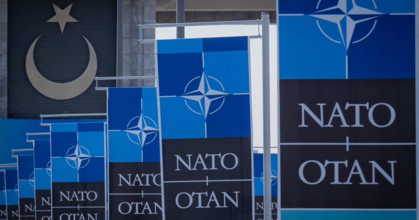 exclusiv basescu despre summitul nato este cel mai important de la infiintarea organizatiei ce a spus despre trupele americane din europa 6a4acb38a89b2