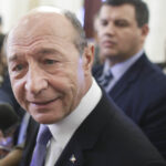 exclusiv basescu ii critica pe liderii politici care au negociat in secret cu aur se duc cu scufita in mana si spun nenea simion te rugam 6a622393ad6df