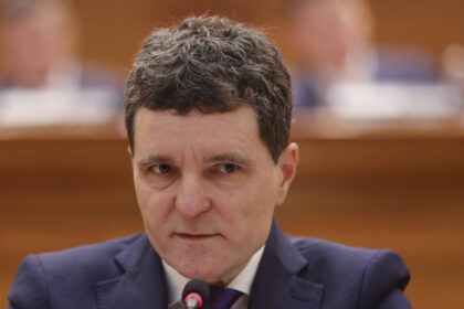 exclusiv presedintele trebuie sa forteze formarea guvernului augustin zegrean atitudinea lui nicusor dan este in afara constitutiei 6a627f5fc3ee4