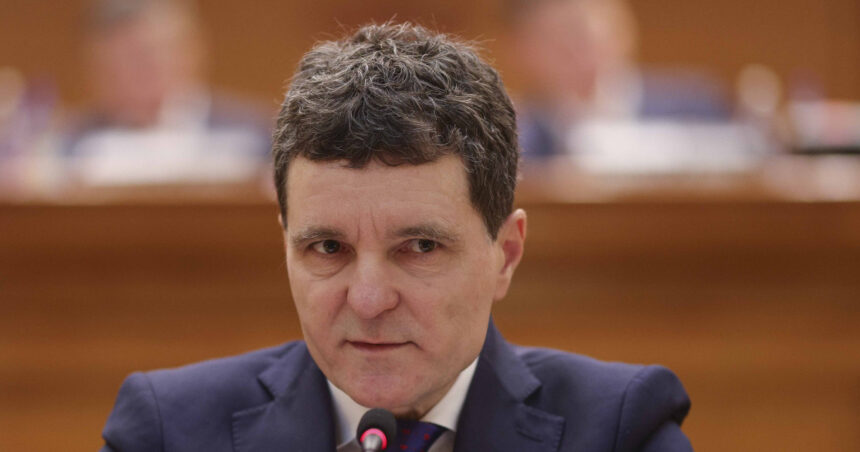 exclusiv presedintele trebuie sa forteze formarea guvernului augustin zegrean atitudinea lui nicusor dan este in afara constitutiei 6a627f5fc3ee4