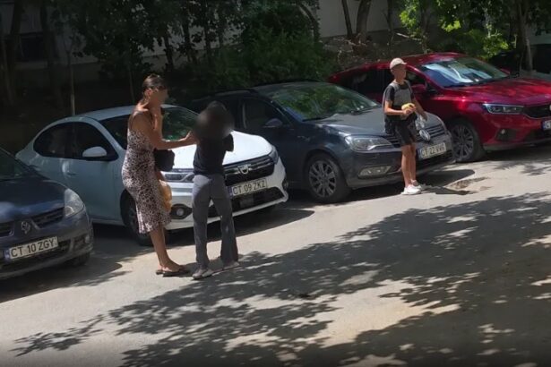 femeia care si a agresat fiica pe strada in tomis iii este cautata de politisti ce risca aceasta 6a4b85cf007d2