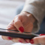 folosirea excesiva a telefonului poate afecta mainile si degetele cum pot fi prevenite artrita si sindromul de tunel carpian 6a5d9f2471fc4