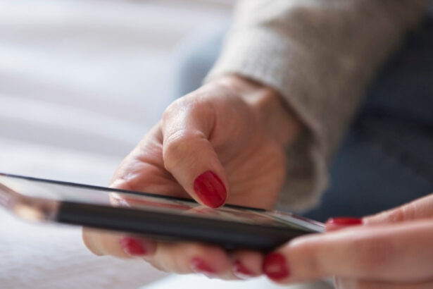 folosirea excesiva a telefonului poate afecta mainile si degetele cum pot fi prevenite artrita si sindromul de tunel carpian 6a5d9f2471fc4