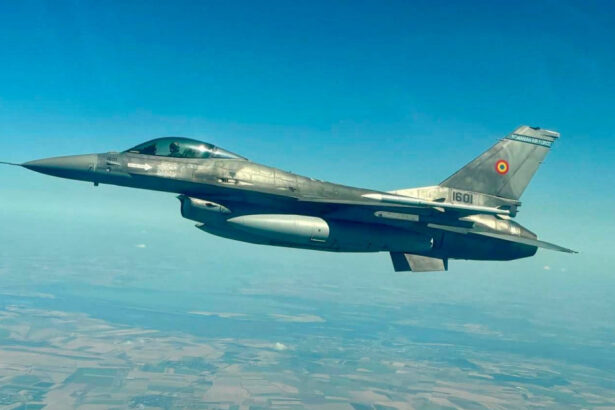 foto imagini surprinse in timpul misiunii pentru neutralizarea celei de a treia drone garda de coasta cauta fragmentele aeronavei 6a6645d607503
