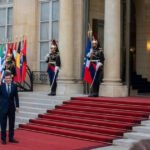 foto nicusor dan si mirabela gradinaru la palatul elysee presedintele si partenera sa au participat la receptia de ziua frantei 6a55d2222c24d