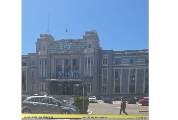 foto video alerta cu bomba in portul constanta cladiri evacuate ce spun prefectul si ministrul apararii nationale 6a69d170cc7bc