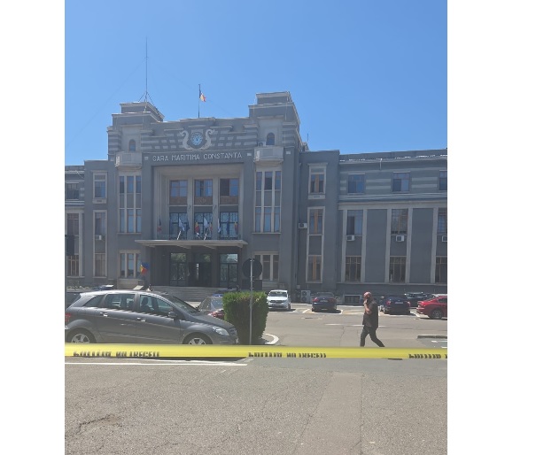 foto video alerta cu bomba in portul constanta cladiri evacuate ce spun prefectul si ministrul apararii nationale 6a69d170cc7bc