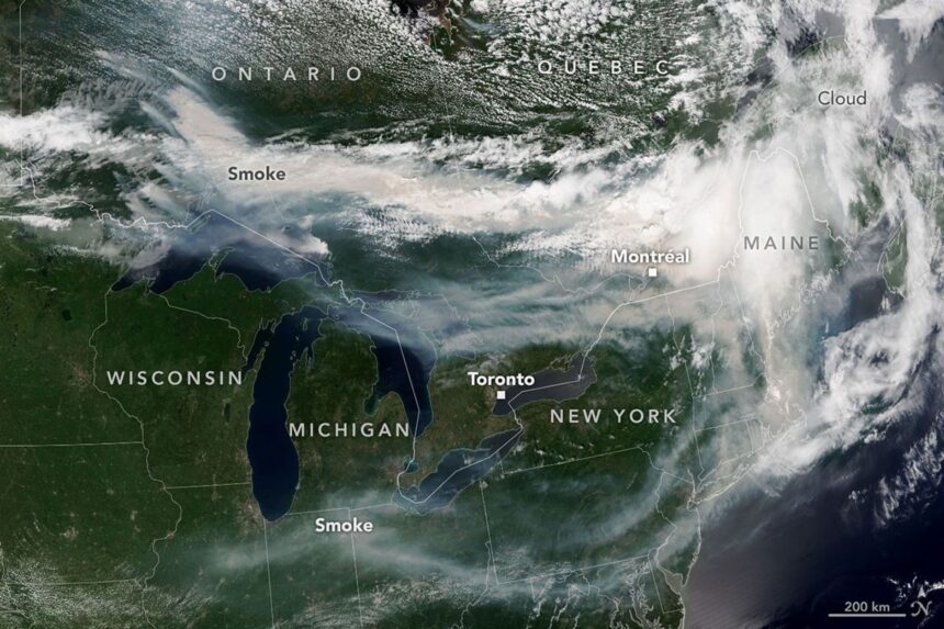 fumul incendiilor de vegetatie din canada vizibil din spatiu 6a5fa7a82ffcb