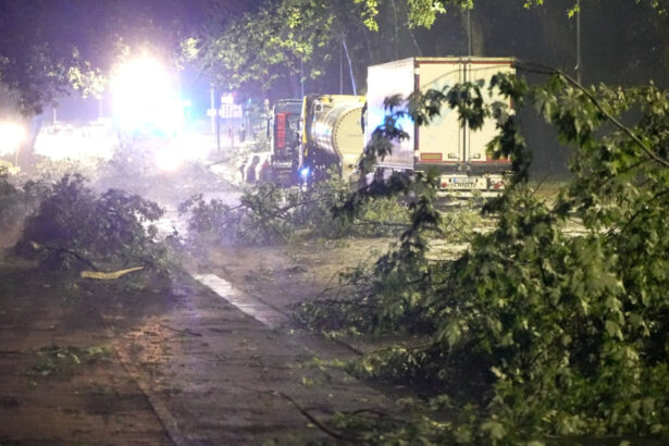 furtuna care a facut ravagii in romania a provocat pagube masive si in polonia bilantul varsoviei dupa evenimentele meteo violente 6a46515218c72