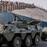 galerie foto spania trimite trupe in ceuta frontiera e in colaps total controalele la granita au cedat mii de migranti au intrat in enclava 6a6c3f4bb3eac