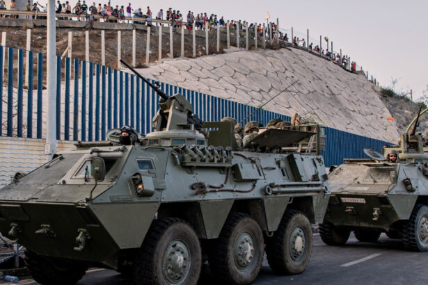 galerie foto spania trimite trupe in ceuta frontiera e in colaps total controalele la granita au cedat mii de migranti au intrat in enclava 6a6c3f4bb3eac