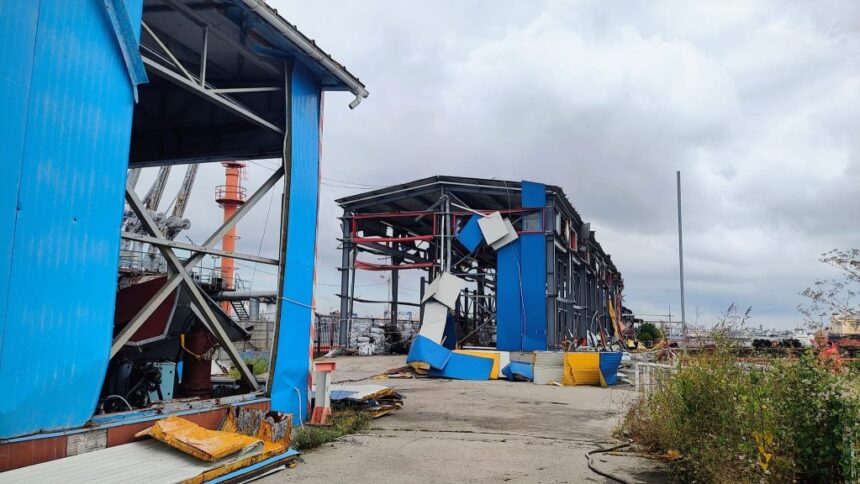galerie foto video urmarile exploziei dronei din portul constanta cum arata sediul arsvom si halele nu au fost evaluate si nu au fost alocate fonduri 6a61e37a4e0f9