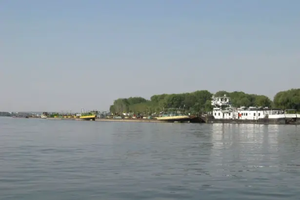 guvernul pregateste stare de alerta in constanta si calarasi pana in septembrie pentru a evita oprirea centralei de la cernavoda dupa scaderea istorica a debitului dunarii 6a6c95c479f17