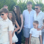 imagini rare cu cei noua copii ai lui cristi borcea valentina pelinel mesaj emotionant despre familia numeroasa 6a508f5f9c756