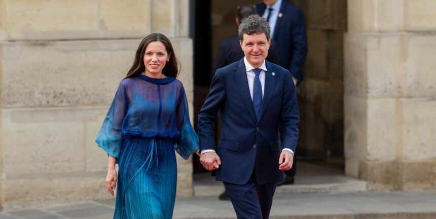 imagini rare cu mirabela gradinaru si presedintele romaniei nicusor dan la dineul oferit de emmanuel macron stil si eleganta la palatul elysee 6a5b2ccda36ac