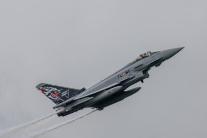ministerul apararii si avioanele eurofighter typhoon au tras asupra dronei dar au ratat tinta 6a636745bfb10