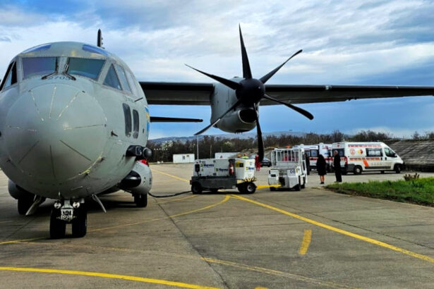 misiune umanitara a fortelor aeriene romane pacient cu arsuri transferat in belgia cu o aeronava c 27j spartan 6a55e053793a3