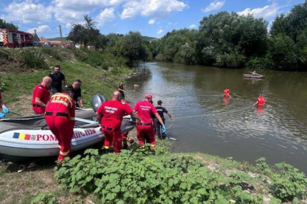 mobilizare de amploare in mures dupa ce doi copii ar fi cazut in rau scafandrii intervin si un elicopter smurd survoleaza zona 6a5f72eab9327