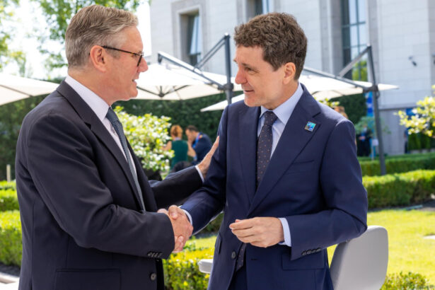 nicusor dan s a intalnit cu keir starmer la summitul nato ce au convenit cei doi 6a4e24ddcebb3