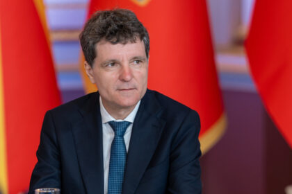 nicusor dan solutia pentru criza politica este la partide ce crede despre varianta cu patru guverne succesive 6a5907bff3fe1