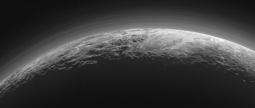o semnatura chimica necunoscuta a fost detectata pe pluto si pe titan 6a4f505d91efb