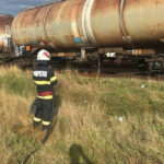 oameni evacuati din cauza unei scurgeri la un vagon care transporta motorina trenul e stationat langa halta radoiesti 6a679752828a2
