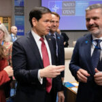 oana toiu romania este statul aliat cu cea mai mare granita cu razboiul din est ce solicita la summitul nato 6a4e228231fb8