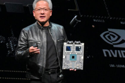 obiectul purtat de jensen huang seful nvidia pentru care s au luptat zeci de colectionari la licitatie s a vandut cu o suma record 6a5b50841c776