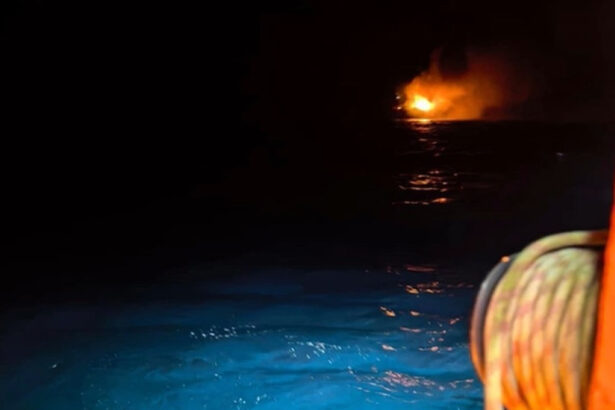 primele imagini de la bordul navei care a luat foc dupa ce a fost lovita in marea neagra 6a5f4c0c022c7