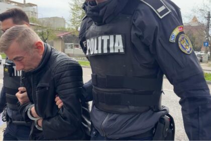profesorul din cernavoda acuzat ca si a violat fosta eleva ramane in arest 6a4f839394b2f