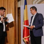 psd nu va negocia cu aur pentru ca simion se suceste de la o ora la alta si nu e de incredere grindeanu incepe razboiul cu hastagii este o pesta care a cuprins romania 6a55dc68c3dad