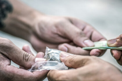 raport creste consumul de droguri in randul femeilor tinere din romania specialistii vorbesc despre o inversare a tendintelor 6a4f9d0a8acb0