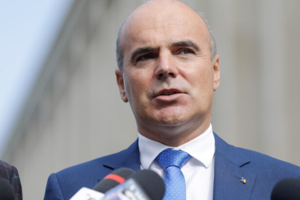 rares bogdan ii spune pe facebook lui bolojan cum trebuia sa negocieze anul trecut cu comisia europeana stii ce puteai face ilie 6a4df39dba0d8