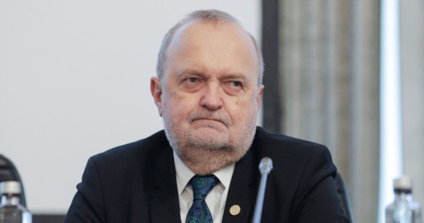 reactia rectorului umf iasi dupa discursul critic al unei absolvente la ceremonia finalului de an 6a639140b5cd8